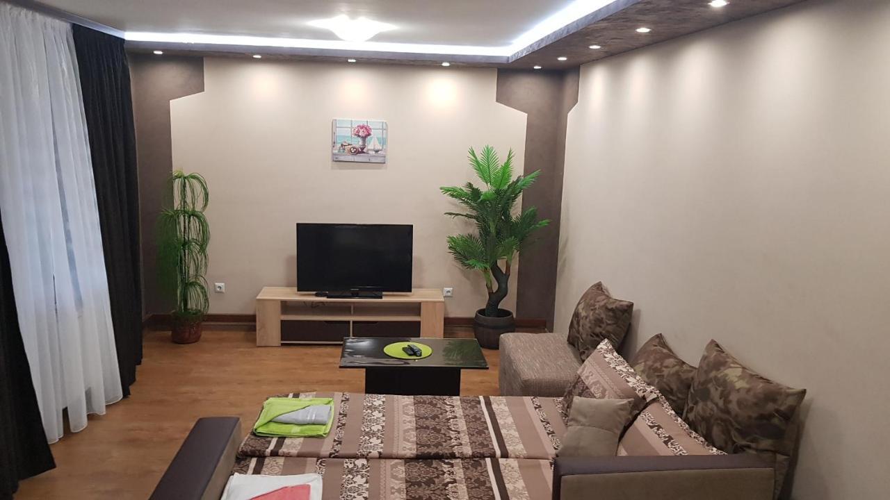 Studio Kamelia Kazanlŭk المظهر الخارجي الصورة